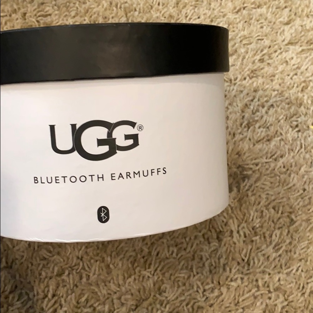 Ugg Bluetooth headphones